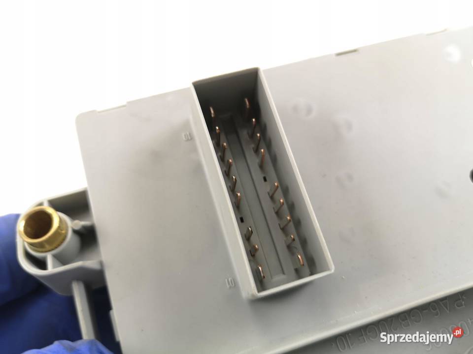 SKRZYNKA BEZPIECZNIKÓW FIAT PUNTO II 99 DOBLO 00