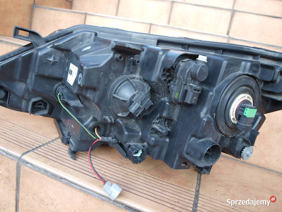 Nissan Qashqai II 2 lampa prawa przód zwykła Led Kalisz sprzedam