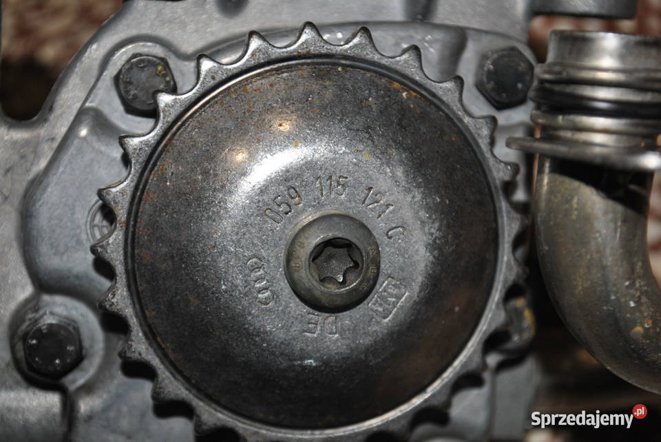 Pompa oleju AUDI A4B5 A6C5 A8D2 PASSAT B5 SKODA Poręba