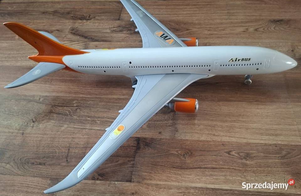 Duży samolot pasażerski AirBus z napędem jeździ 3 lata+ lubuskie Zielona Góra