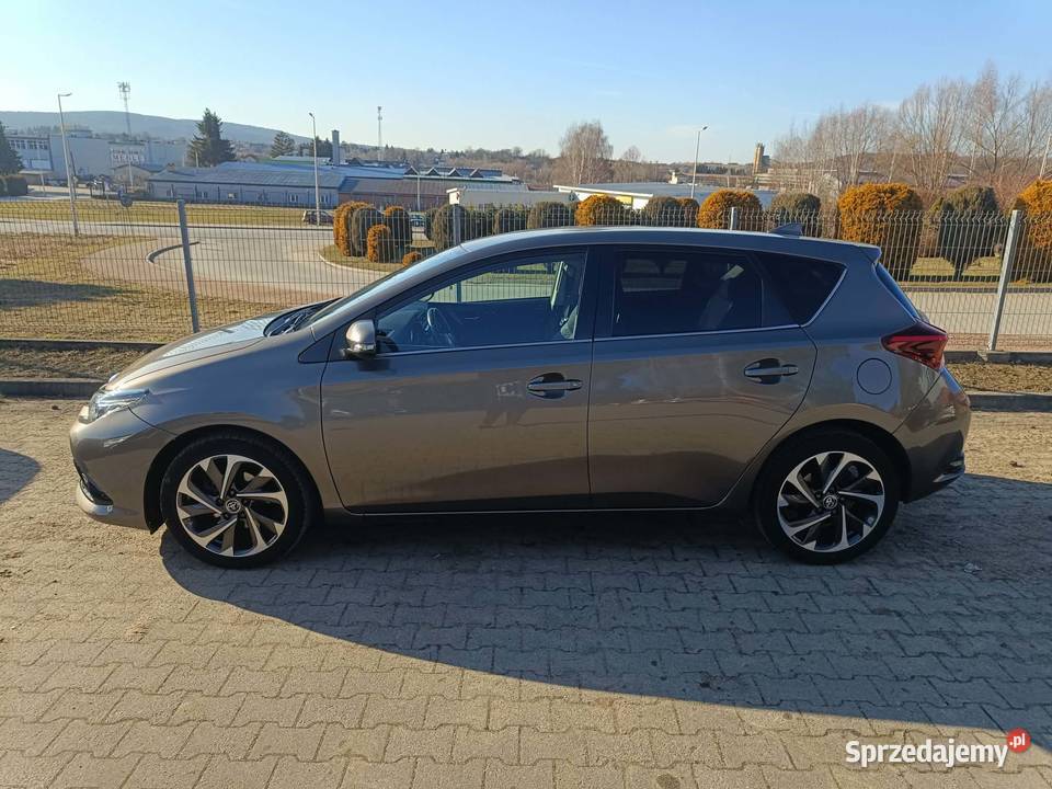 Toyota Auris II Hatchback 5d Facelifting 12 D4T kamera cofania Sanok sprzedam