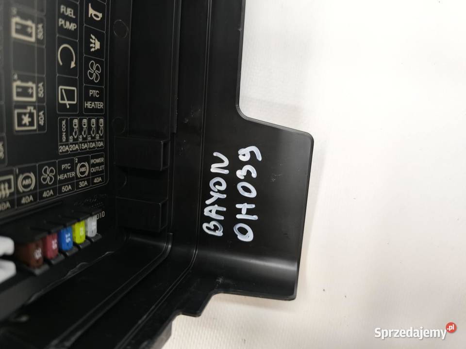 OSŁONA BEZPIECZNIKÓW HYUNDAI BAYON 91956Q0010 Skrzynki bezpieczników