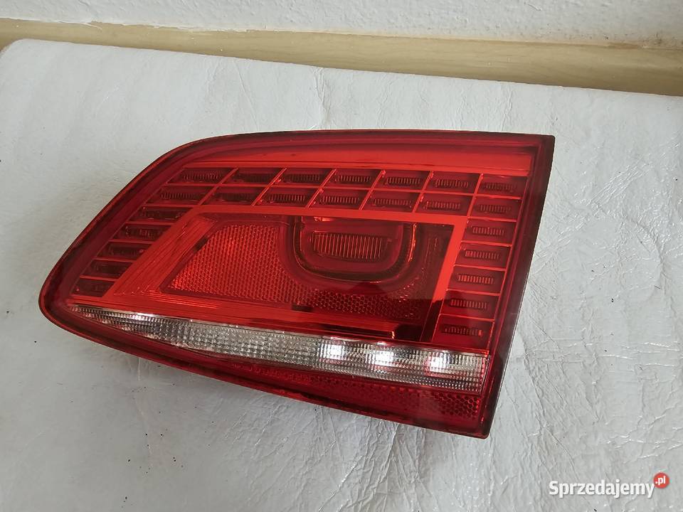 VW PASSAT B7 KOMBI LAMPA LED PRAWY TYŁ W KLAPĘ Wschowa