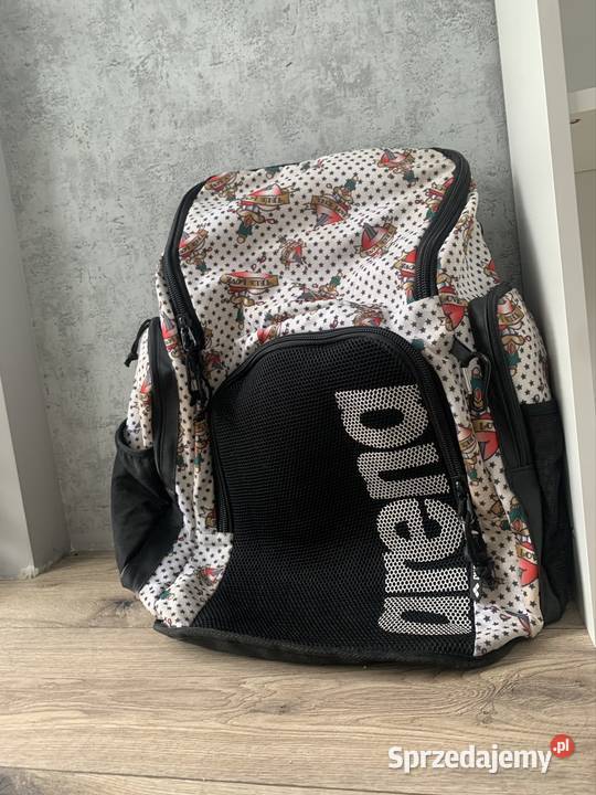 Zestaw skorka i plecak marki arena Bytom
