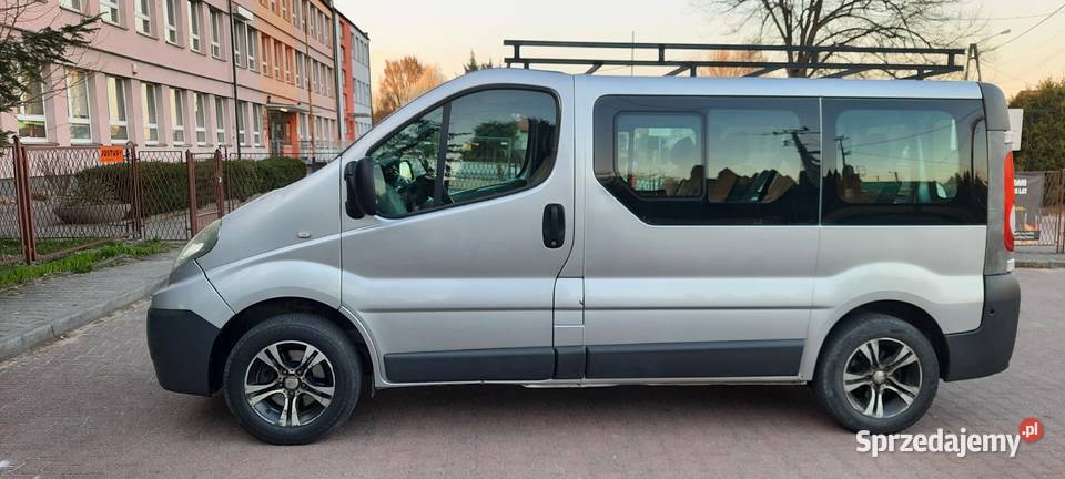 Renault trafic 20 cdti 9 osobowy 140klimatyzacja lakier metallic