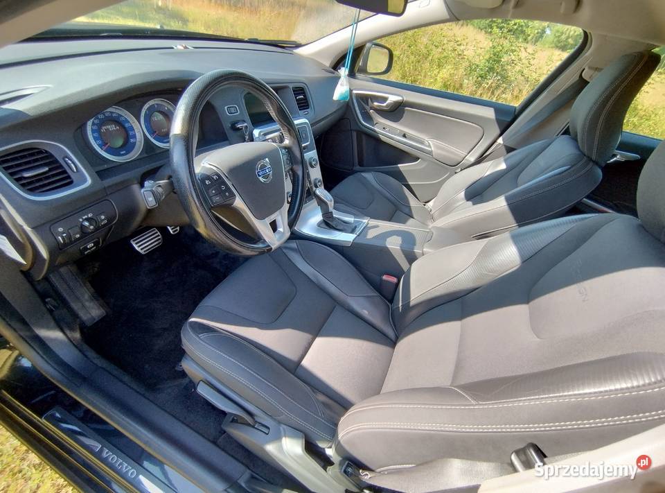 VOLVO V60 RDESIGN 20 D3D4 automat Cieklin