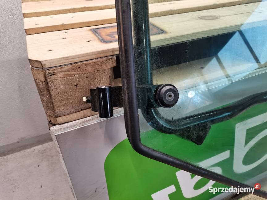 Drzwi Massey Ferguson 7618 Prawe kompletne Pozostałe wielkopolskie