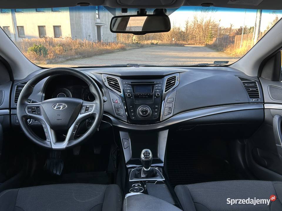 Hyundai I4017CRDI szary