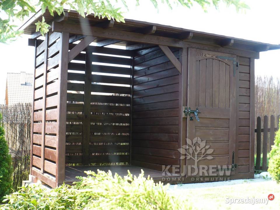 Nowoczesna stodoła domek z drewutnią nowoczesny