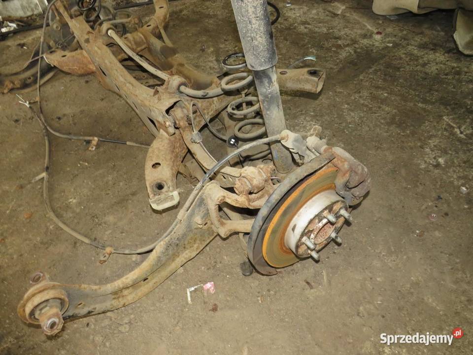 BELKA ZAWIESZENIA OŚ TYŁ MAZDA 3 BM