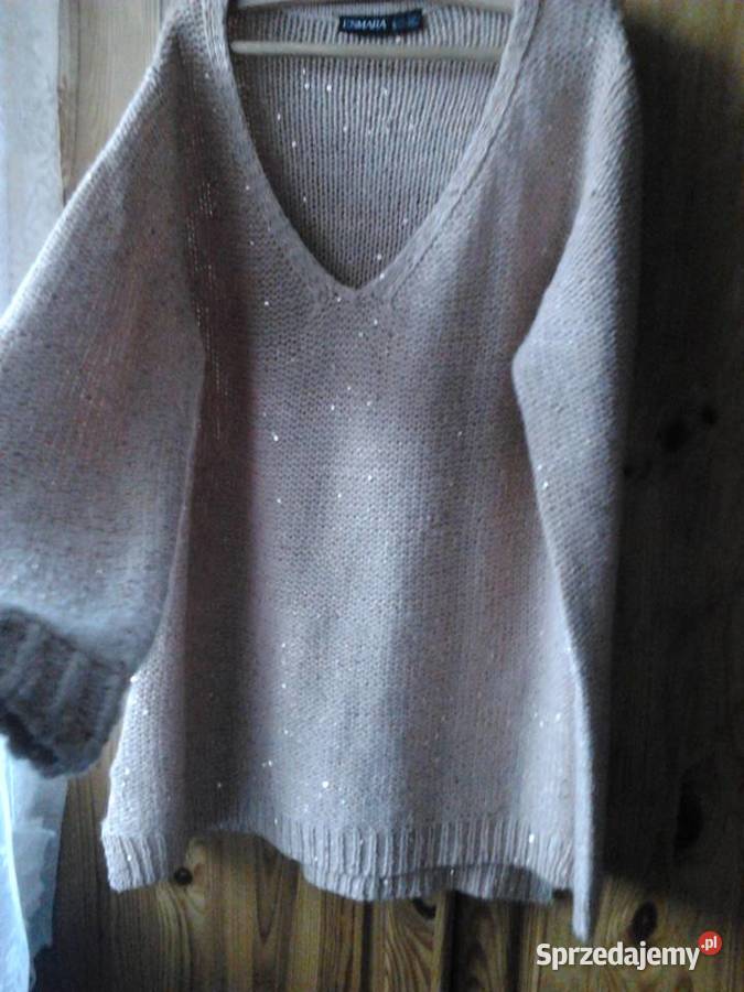 Sweter z cekinami delikatnie błyszczący kolo