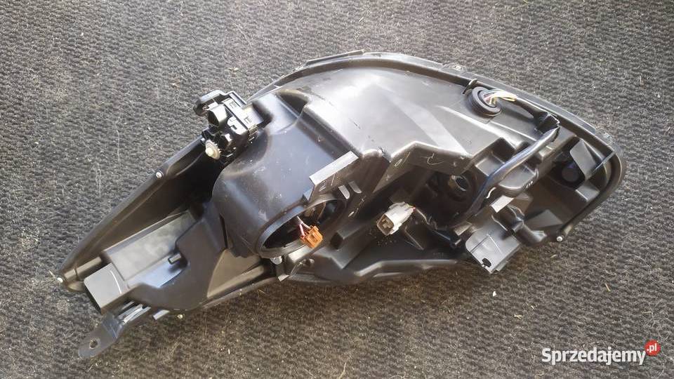 Totota yaris 2012 2013 led hybrid lampa prawa Wrocław