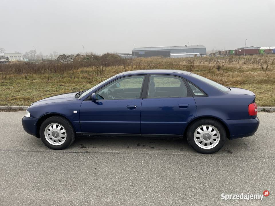 Audi A4 b5 18 125 LPG HAK 246900km mazowieckie Przasnysz