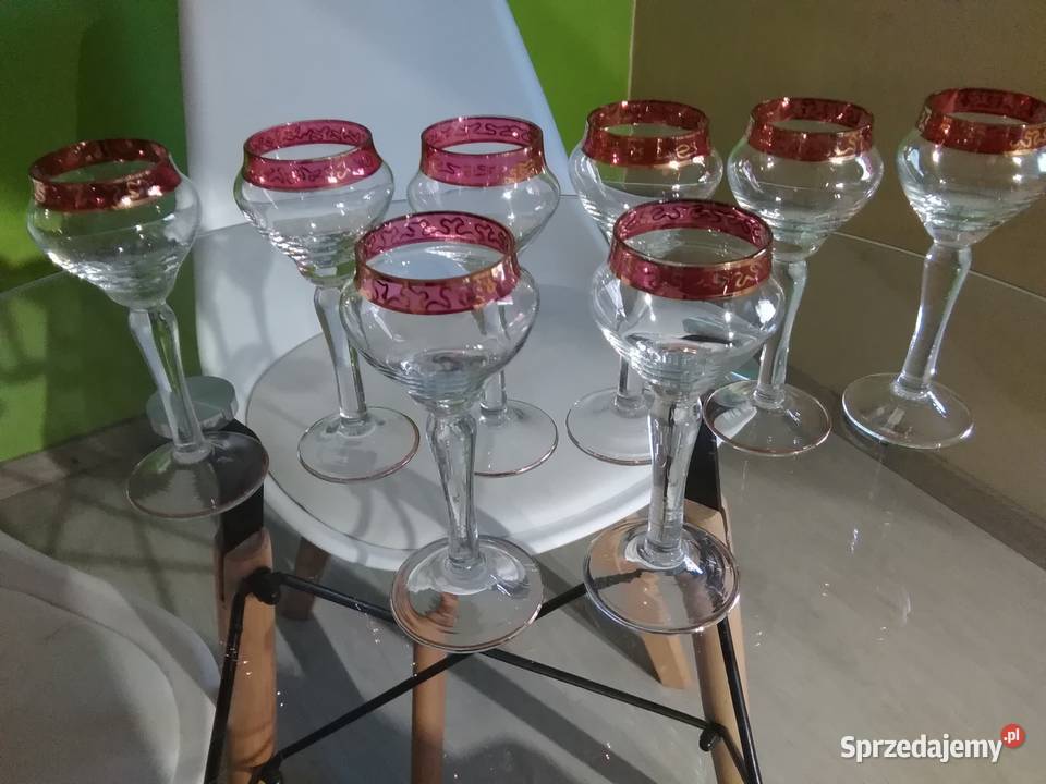 Sprzedam Kieliszki PRL Hortensja Osiem Sztuk Golub-Dobrzyń