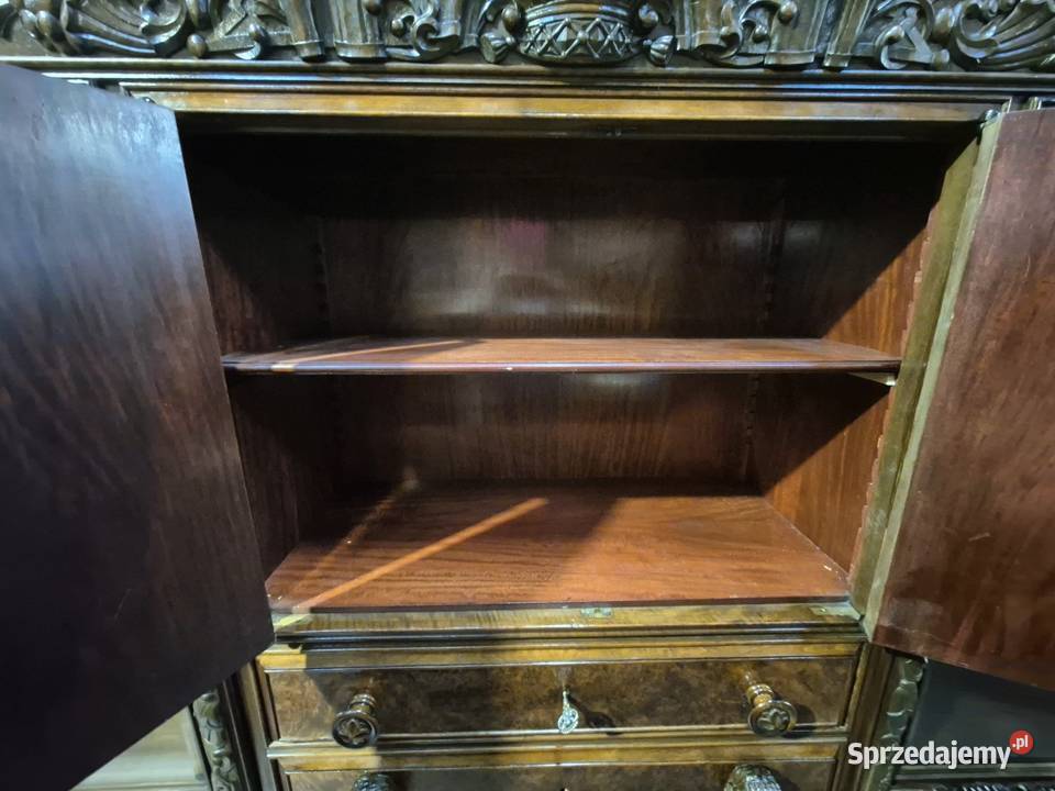 Kredens rzeźbiony z intarsją 5cm