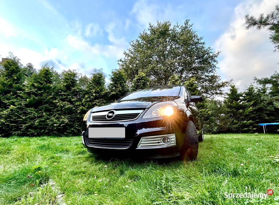 7 osobowy rodzinny ekonomiczny Opel Zafira Cosmo Radomsko sprzedam
