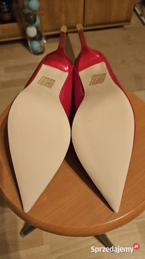 Szpilki 39 czerwone lakierki złote czubki nowe Szczecin