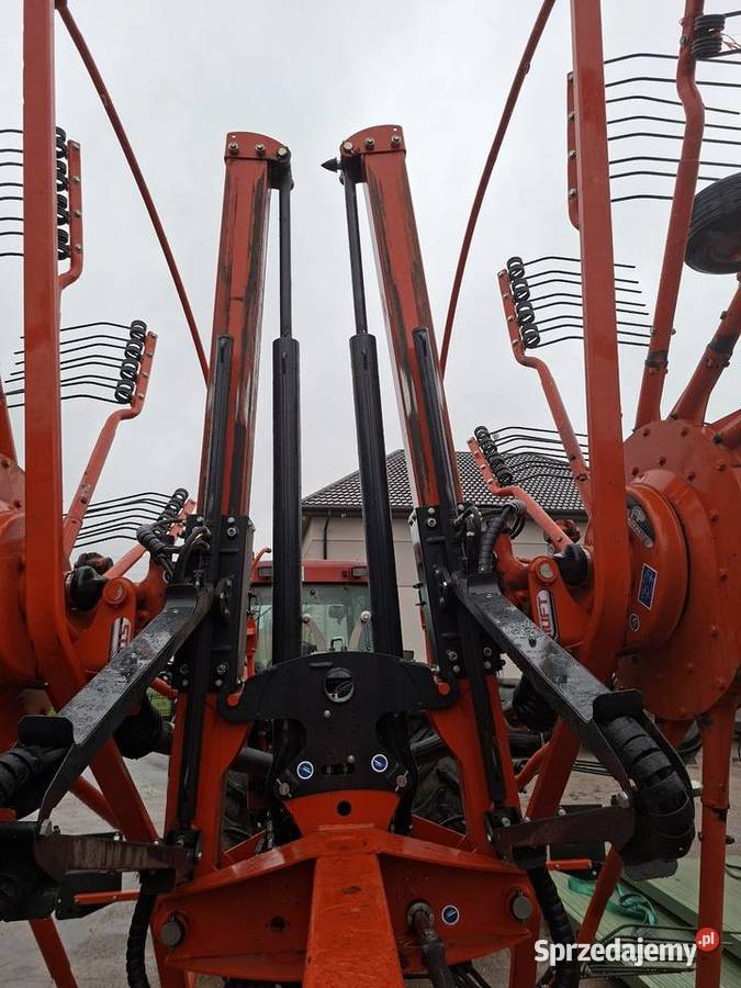 Zgrabiarka kuhn stan celujący w orginale fendt Zgrabiarki i przetrząsacze podlaskie Faszcze