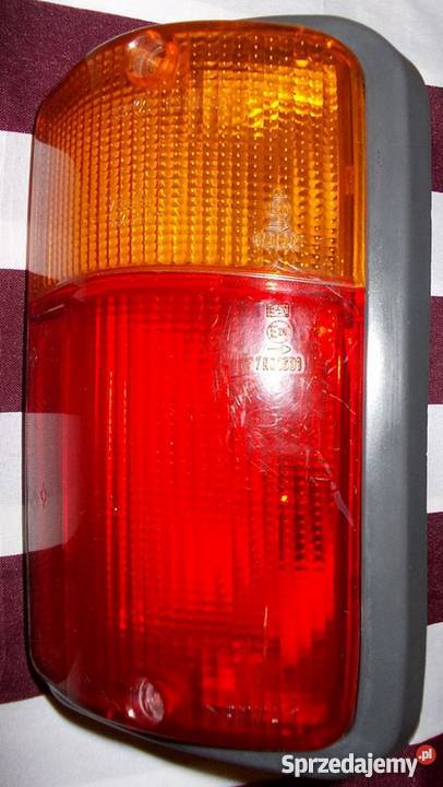 Lampa tylna zespolona prawa Fiat 126 Bis Elegant lampy tylne Ostrów Wielkopolski sprzedam