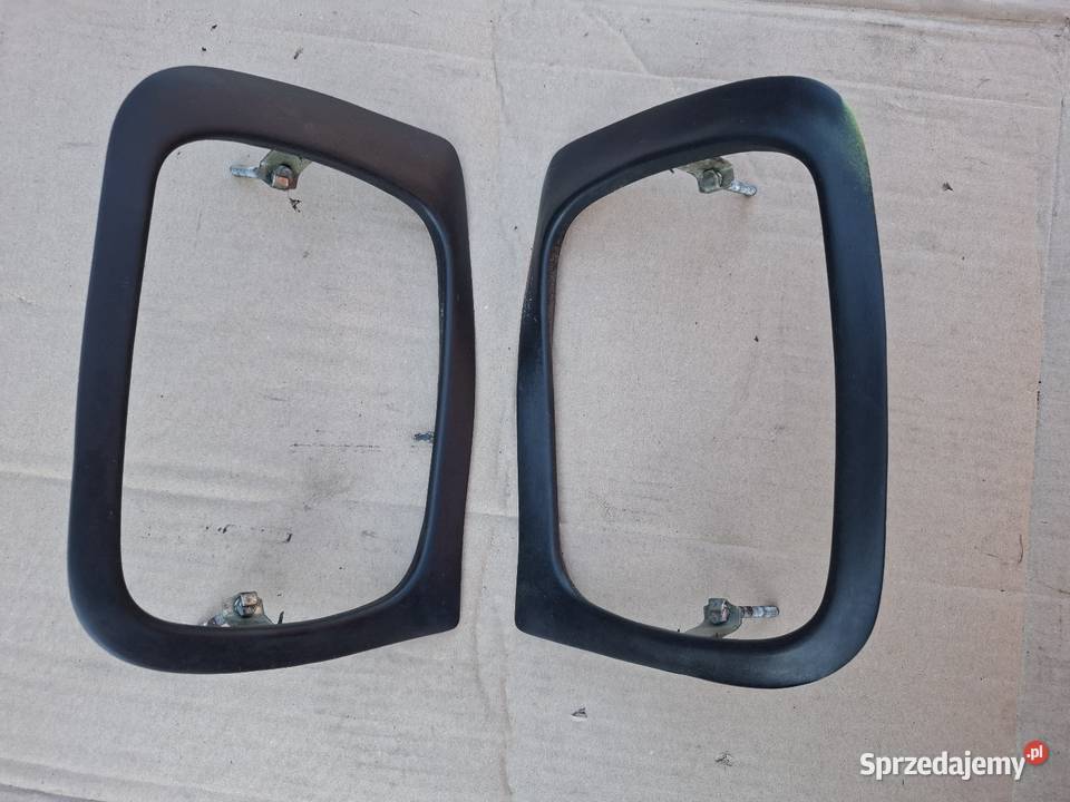 Zewnętrzne ramki reflektorów przednich Fiat 126p Strzelce Opolskie