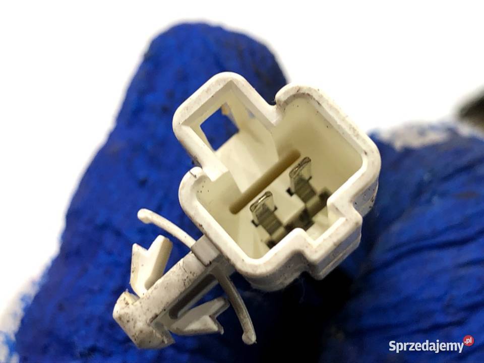 ZAMEK KLAPY TYŁ TOYOTA YARIS I Hatchback 9905 osobowe sprzedam