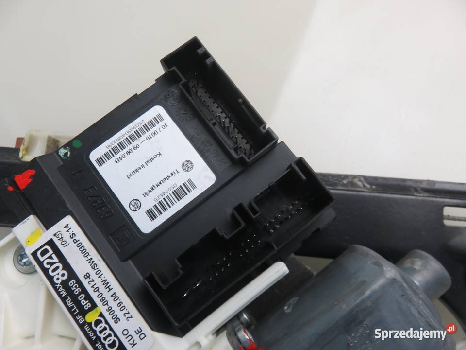 PODNOŚNIK SZYBY PRAWY 3D AUDI A3 8P 8P0959802D