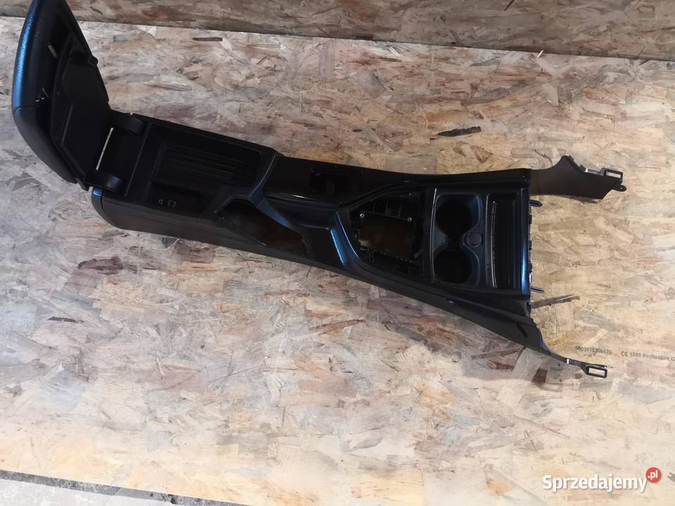 Podłokietnik tunel środkowy BMW F20 M140i UK osobowe sprzedam