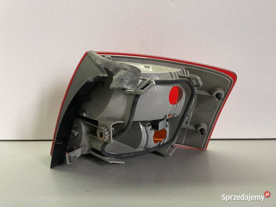 AUDI A4 B7 LEWA LAMPA TYŁ KOMBI Ostroróg