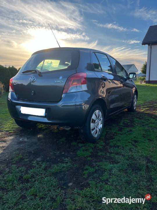 TOYOTA yaris 210 poj 10do poprawy 170000km Kurowice Kościelne sprzedam
