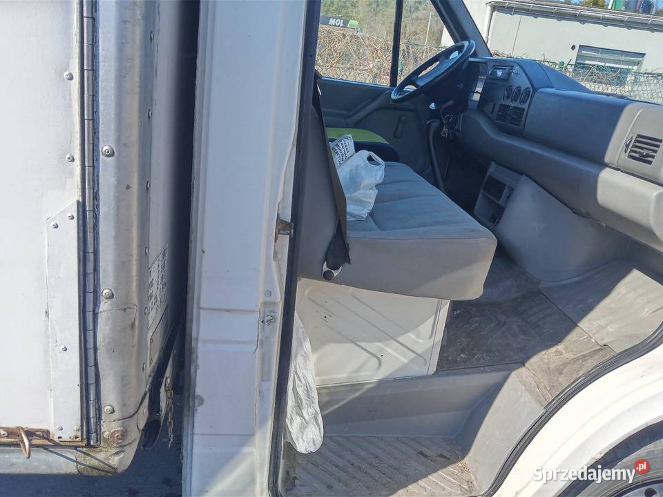 Super auto znikomy przebieg 900kg Radom