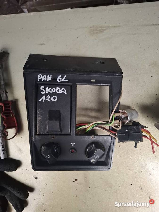 SKODA 105 120 125 RAPID panel środkowy nawiewu Kielce