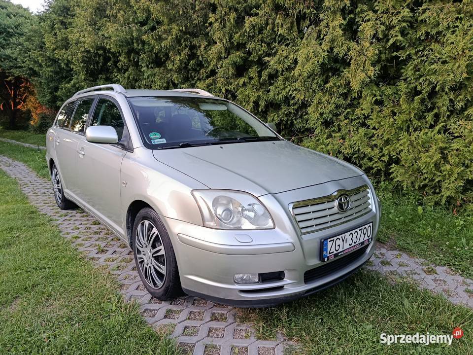 Toyota Avensis Serbów
