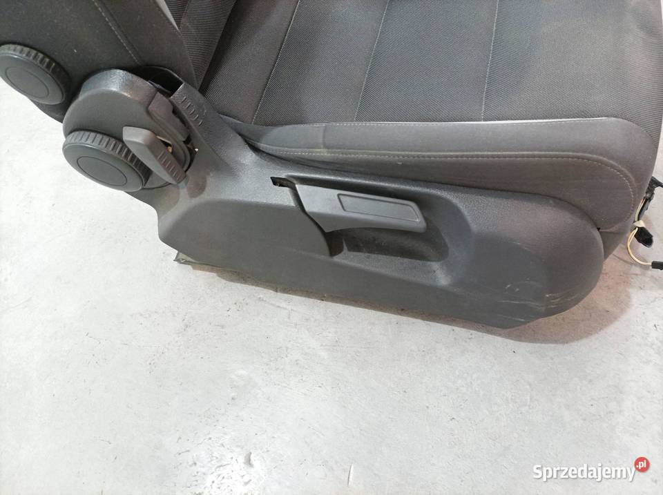 FOTELE PRZÓD II RZĄD KPL 1T3 KOMPLET VW sprzedam