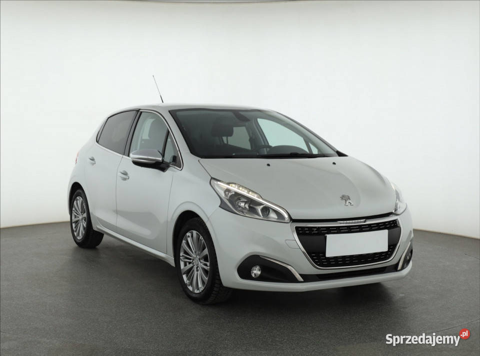 Peugeot 208 12 PureTech nawigacja sprzedam