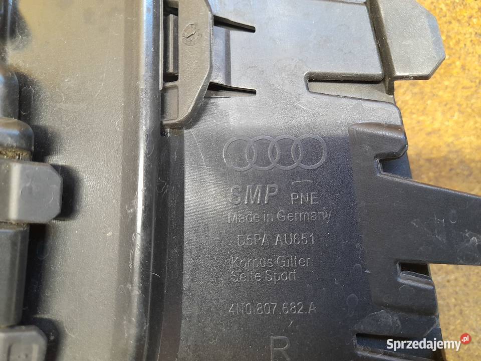 Audi A8 D5 Lift zaślepka kratka prawa zderzaka Goleniów sprzedam