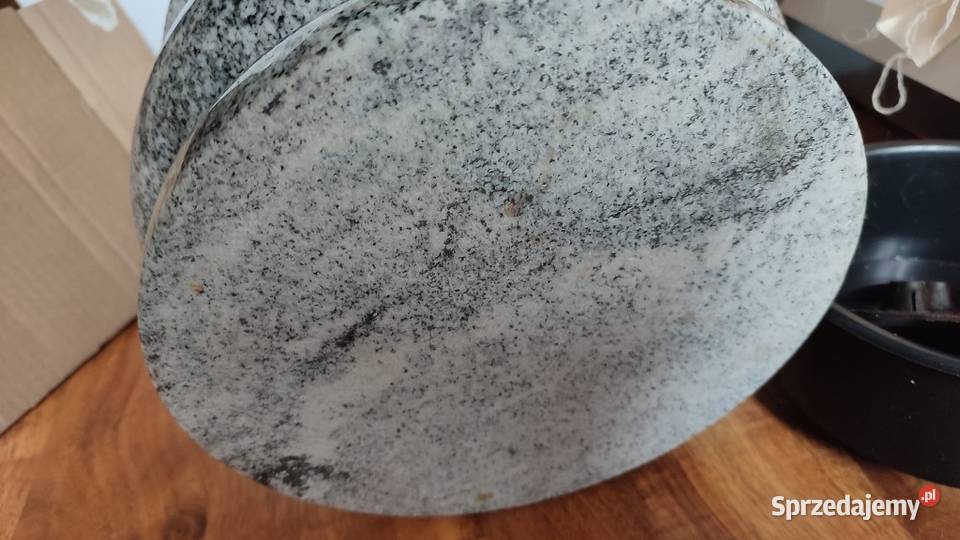 misa granitowa nagrobna donica na cmentarz