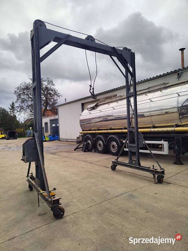 Suwnica wciągarka bramowa mobilna