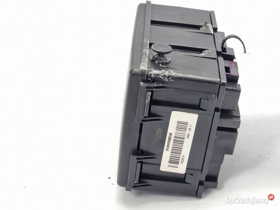 SKRZYNKA BEZPIECZNIKÓW FIAT FREEMONT P68068355AB kujawsko-pomorskie Lipno