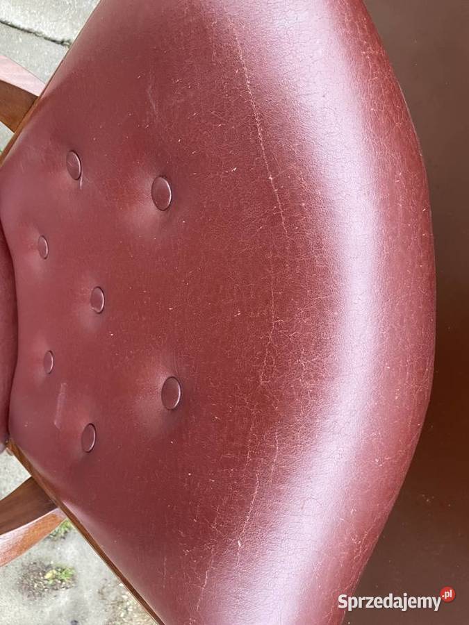 drewniany fotel obrotowy