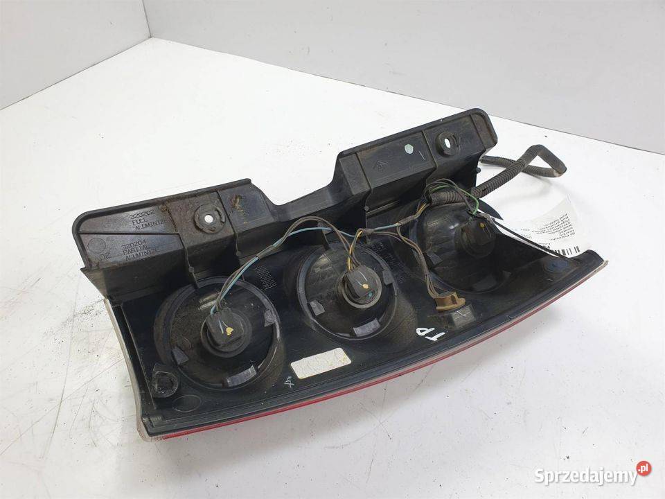 LAMPA PRAWA TYŁ GMC YUKON XL 2007 Części samochodowe Lipno