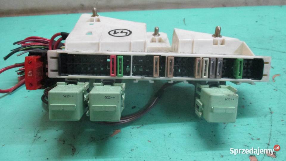 BMW E38 LIFT 28 B 01r skrzynka bezpieczników świętokrzyskie