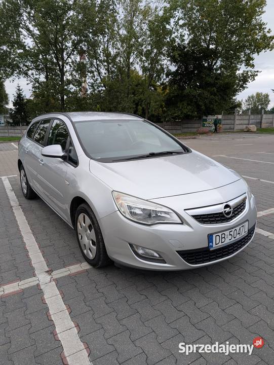 Opel Astra J 2011 13 CDTI tempomat Astra