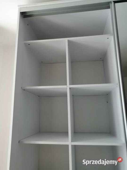 Trzydrzwiowa pojemna szafa Warszawa sprzedam