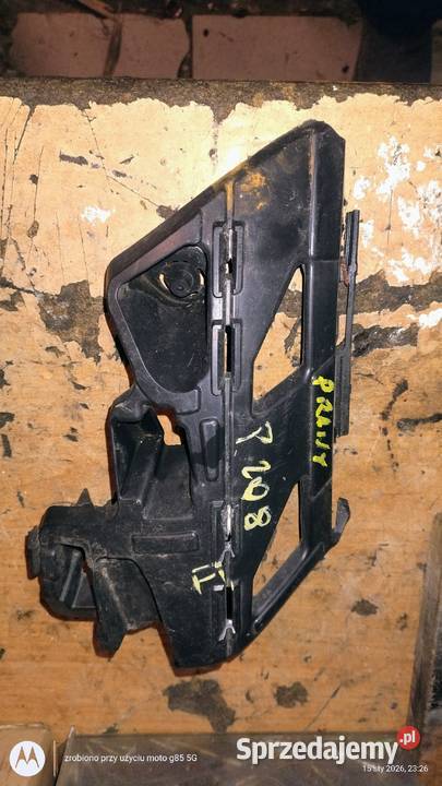 Ślizg zderzaka prawy przód Peugeot 208 2 sprzedam