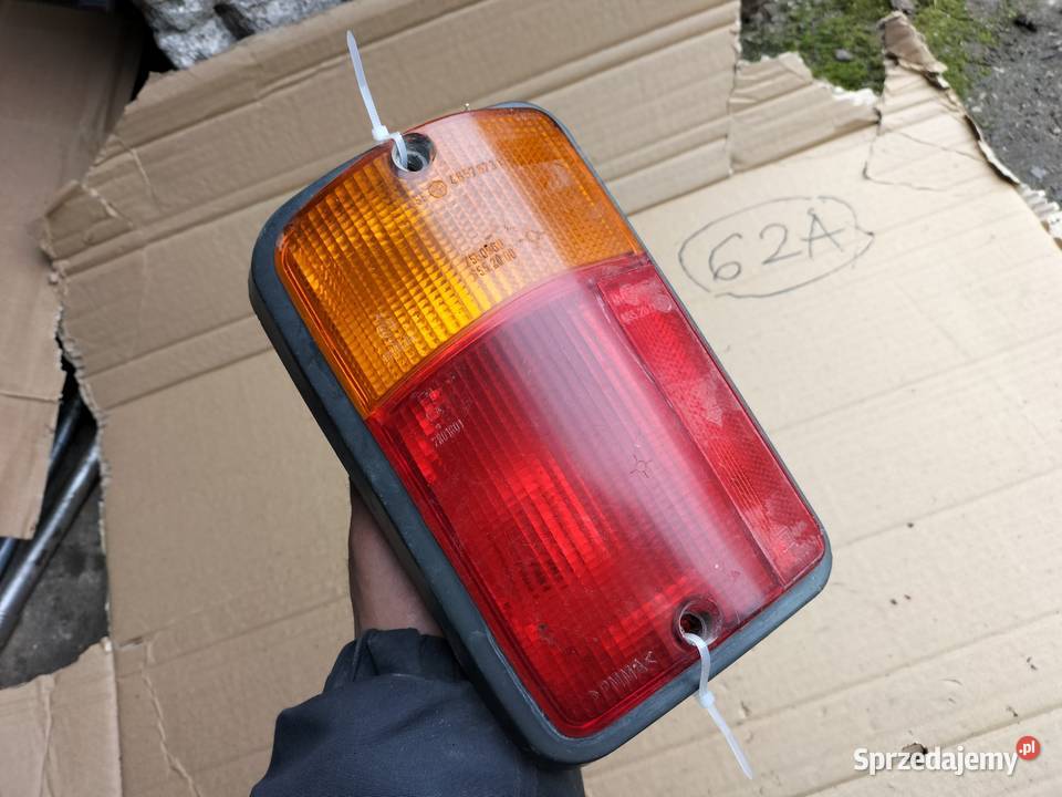 FIAT 126P 126 P ELEGANT MALUCH LAMPA TYŁ TYLNA Kamień-Kolonia