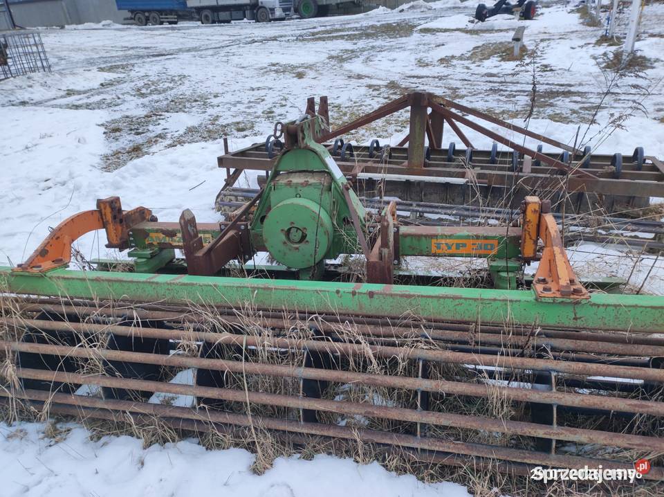 Agregat uprawowo siewny