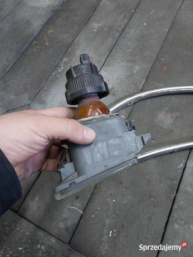 Halogen Hella Vw Golf III prawy osobowe Bytów