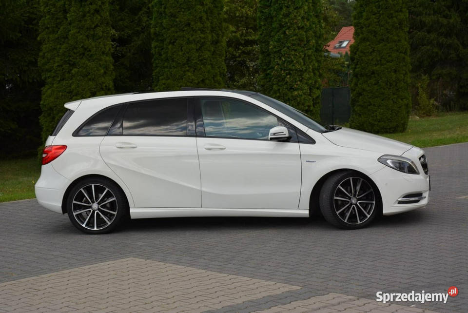 Mercedes B 180 Panorama LED BiXenon Navi Kamera Mercedes-Benz mazowieckie Ostrów Mazowiecka