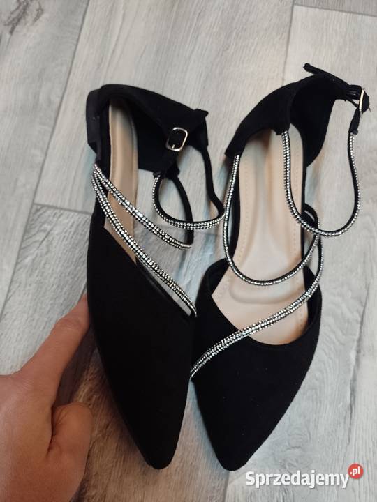 4243 Czarne bogato zdobione Baleriny wieczorowe małopolskie Kraków