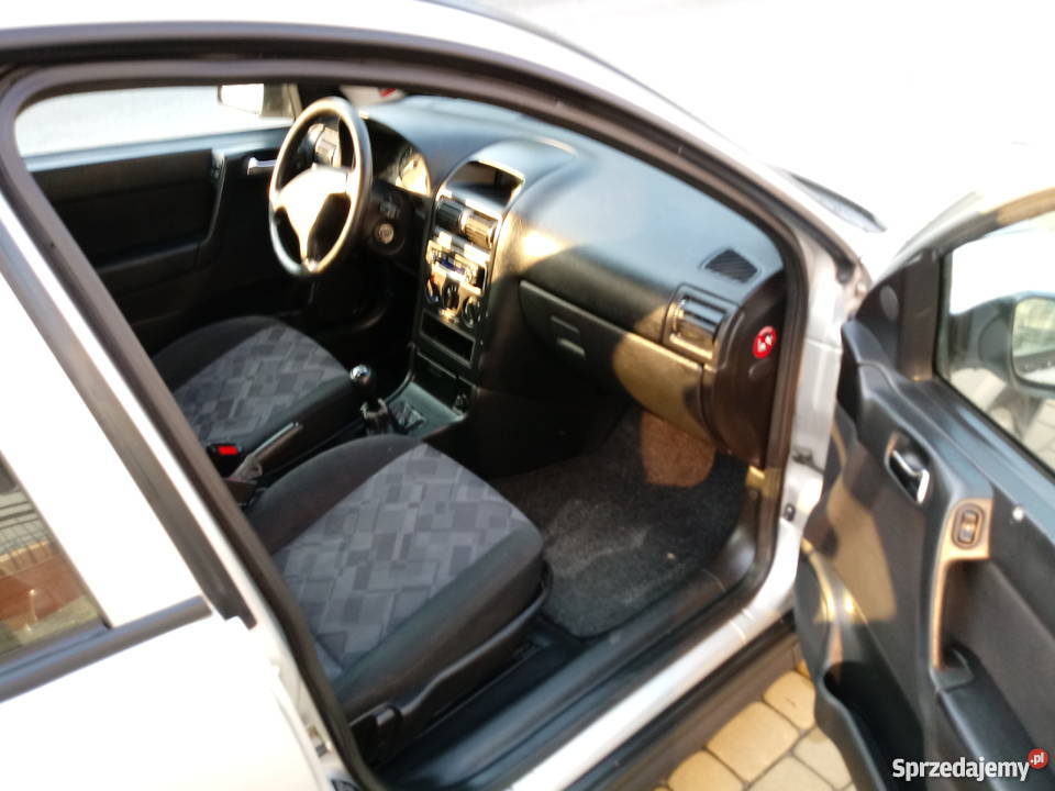 Opel Astra G 2001 r 20 d 5D Sedan Radom